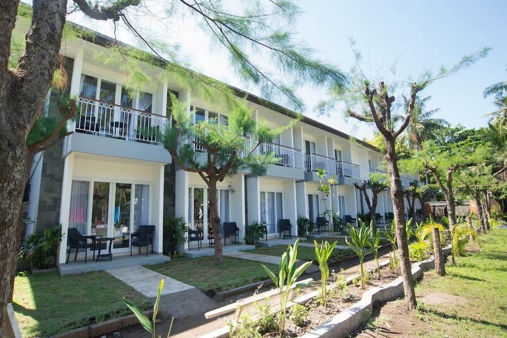 Royal Regantris Villa Karang Gili Air Bagian luar foto