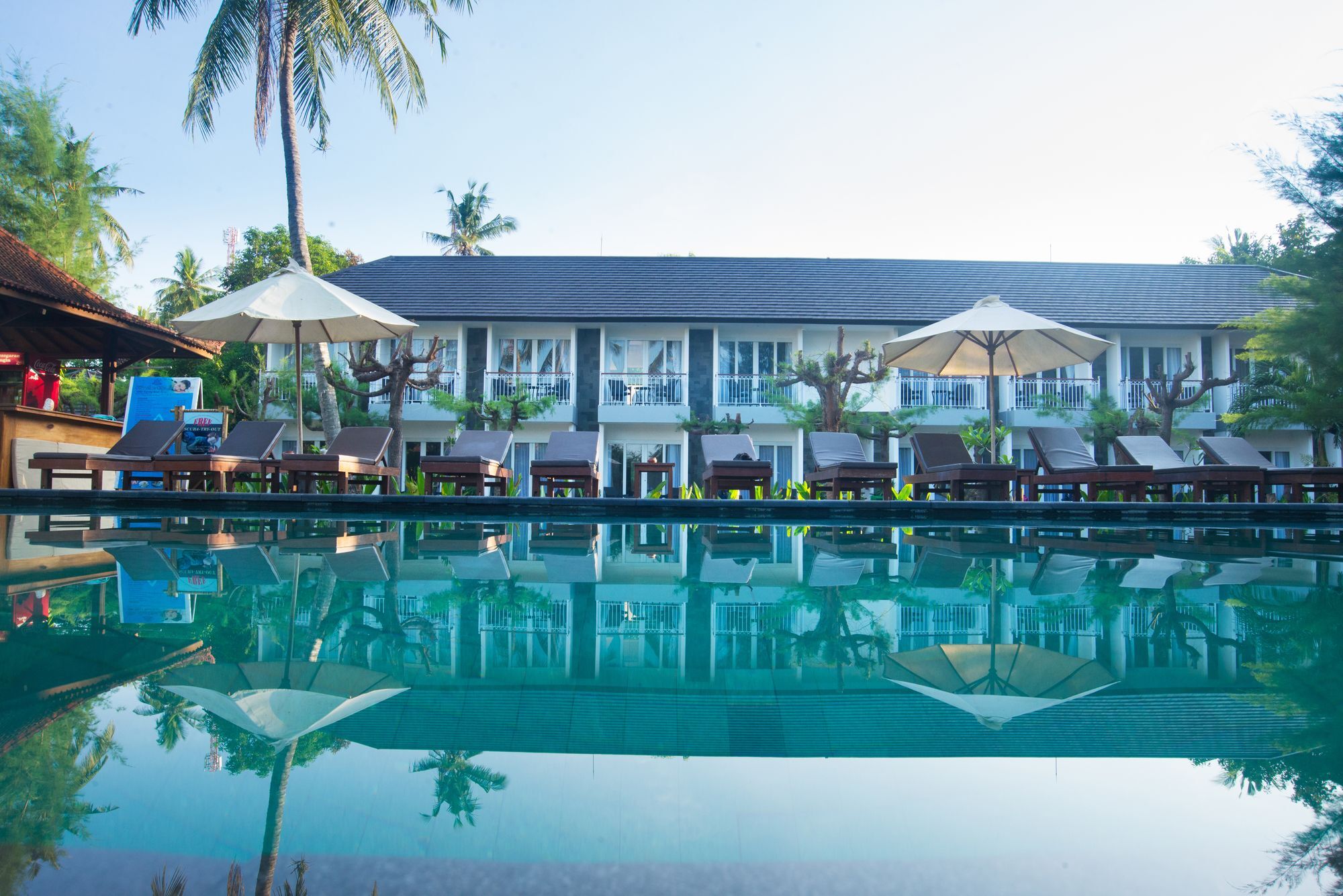 Royal Regantris Villa Karang Gili Air Bagian luar foto