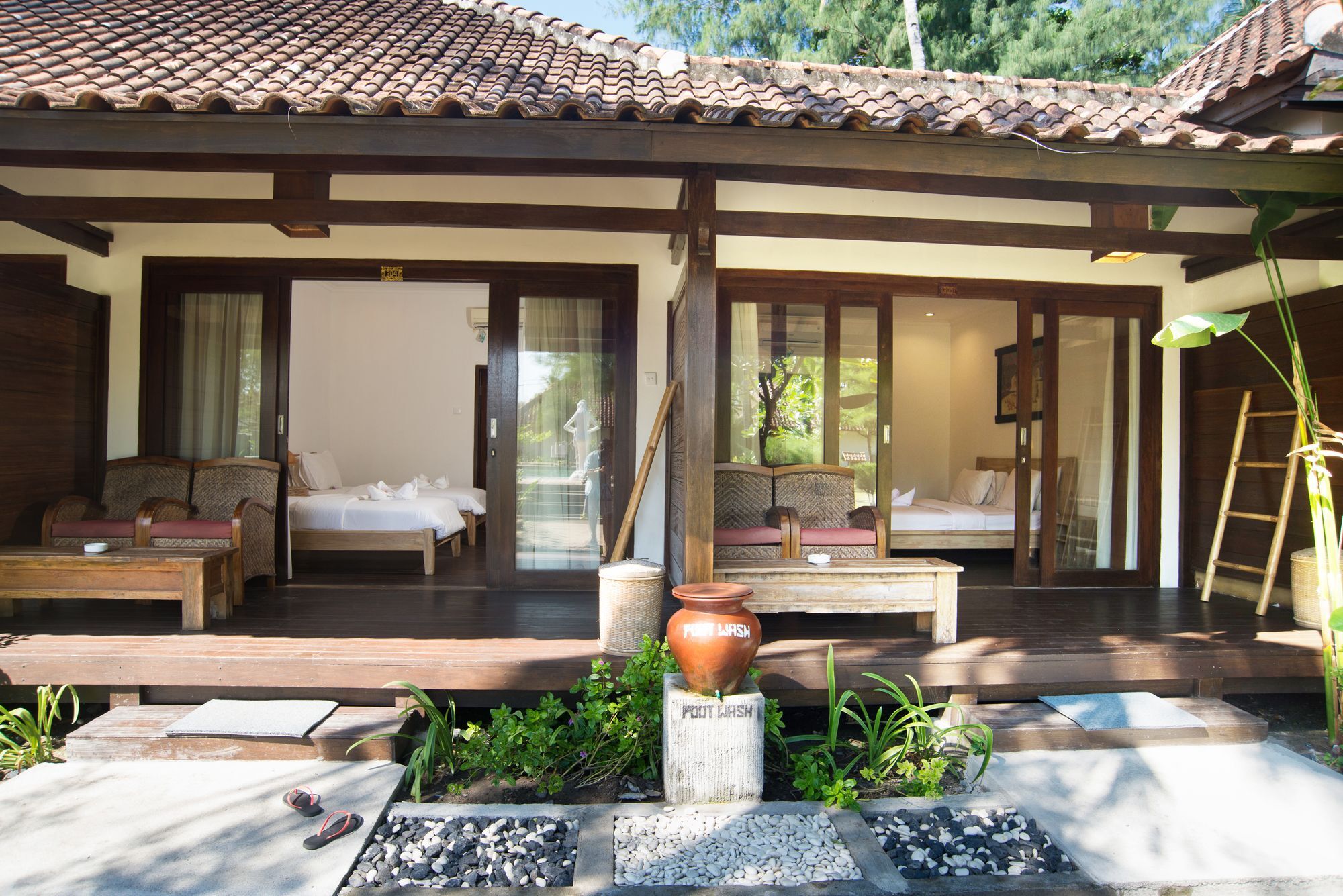 Royal Regantris Villa Karang Gili Air Bagian luar foto