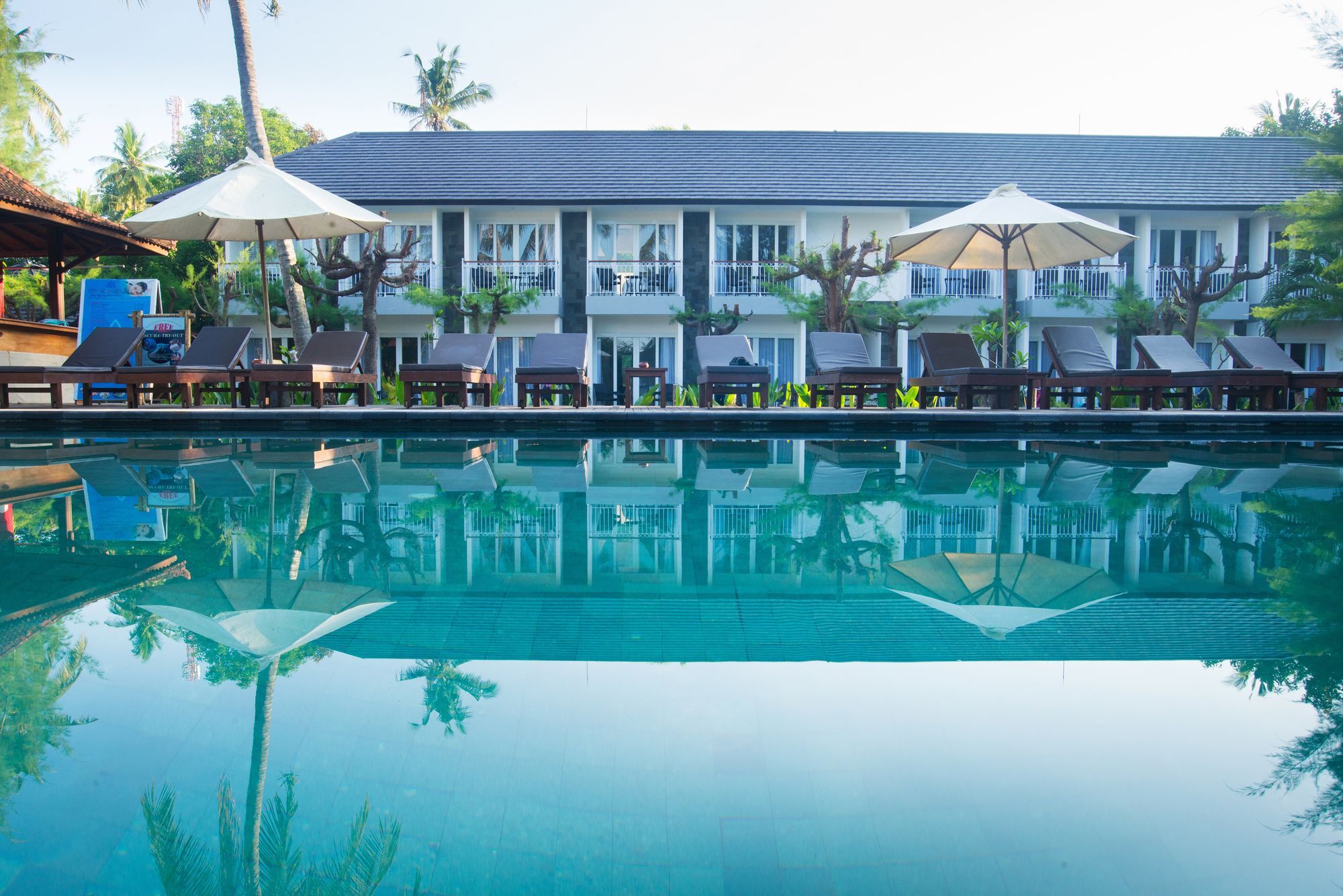 Royal Regantris Villa Karang Gili Air Bagian luar foto